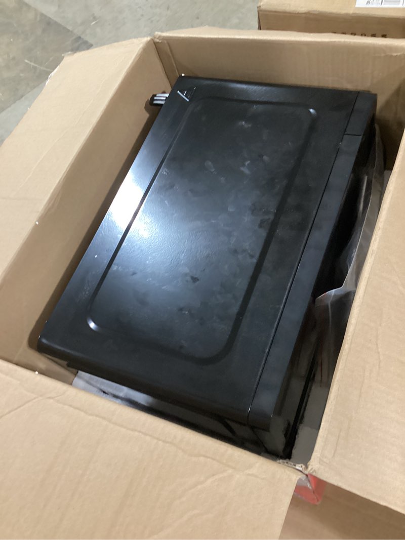 Condition photo showing Good Condition for frigidaire emw733blackamz 0.7 cu. ft. microwave, black