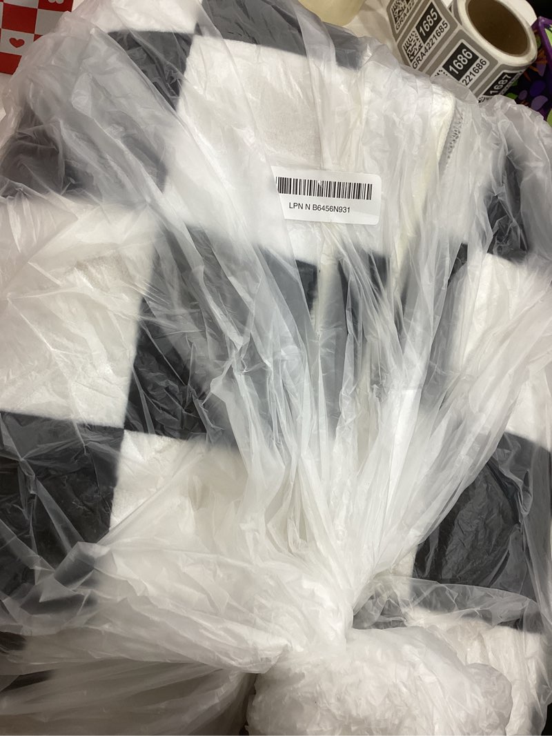 Condition photo showing Good Condition for Terrug Black and White Checkered Rug for Living Room,5x7 Area Rugs Washable with Non Slip for Bedroom,Soft Low Pile Stain Resistance Retro Carpet for Dorm Kids Room Black & White 5' x 7' (Rectangular)