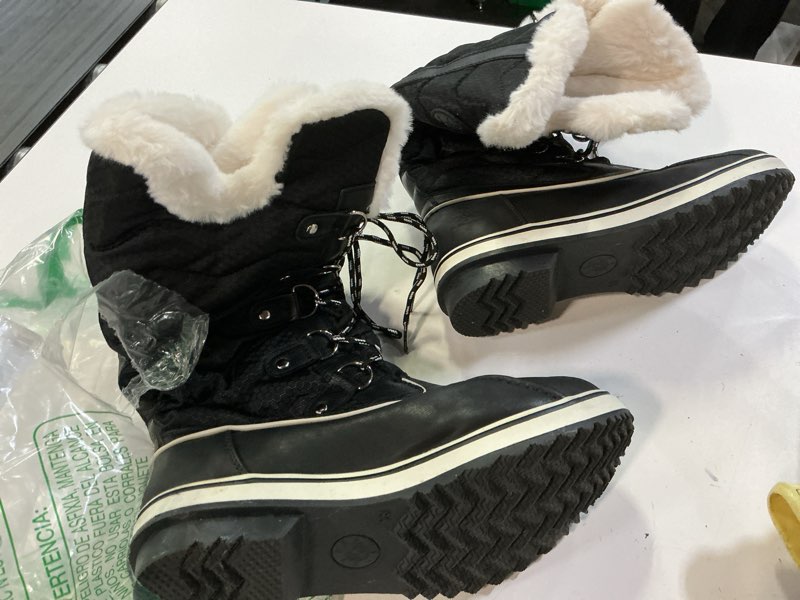 Condition photo showing As Is for kingshow globalwin women’s snow boots black waterproof mid-calf winter boots for women with faux fur ( size  8.5 )