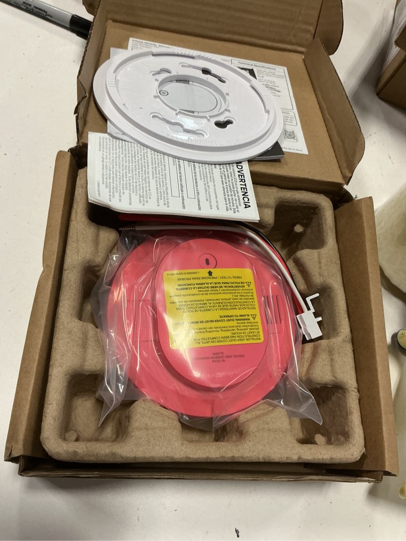 Condition photo showing Good Condition for kidde hardwired smoke & carbon monoxide detector, 10-year battery backup, interconnectable led warning light indicators, 30cua10 1 pack