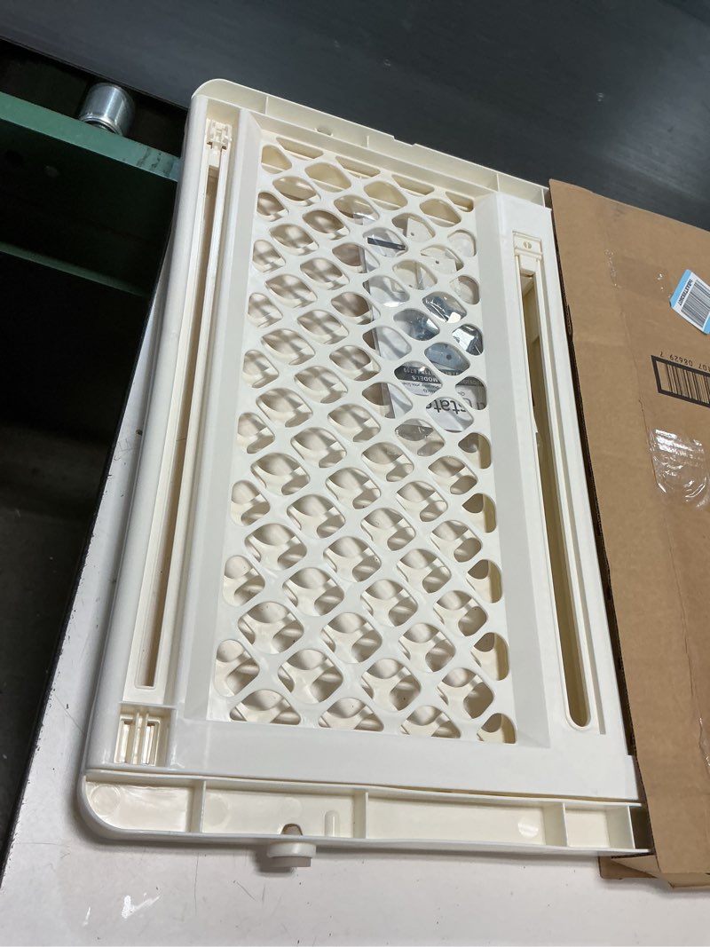 Condition photo showing Good Condition for Toddleroo by North States 42” Wide Supergate Ergo Baby Gate, Made in USA: for doorways or stairways. Includes Wall Cups. Pressure or Hardware Mount. 26” - 42” Wide (26" Tall, Ivory) (B0065ADP4C)