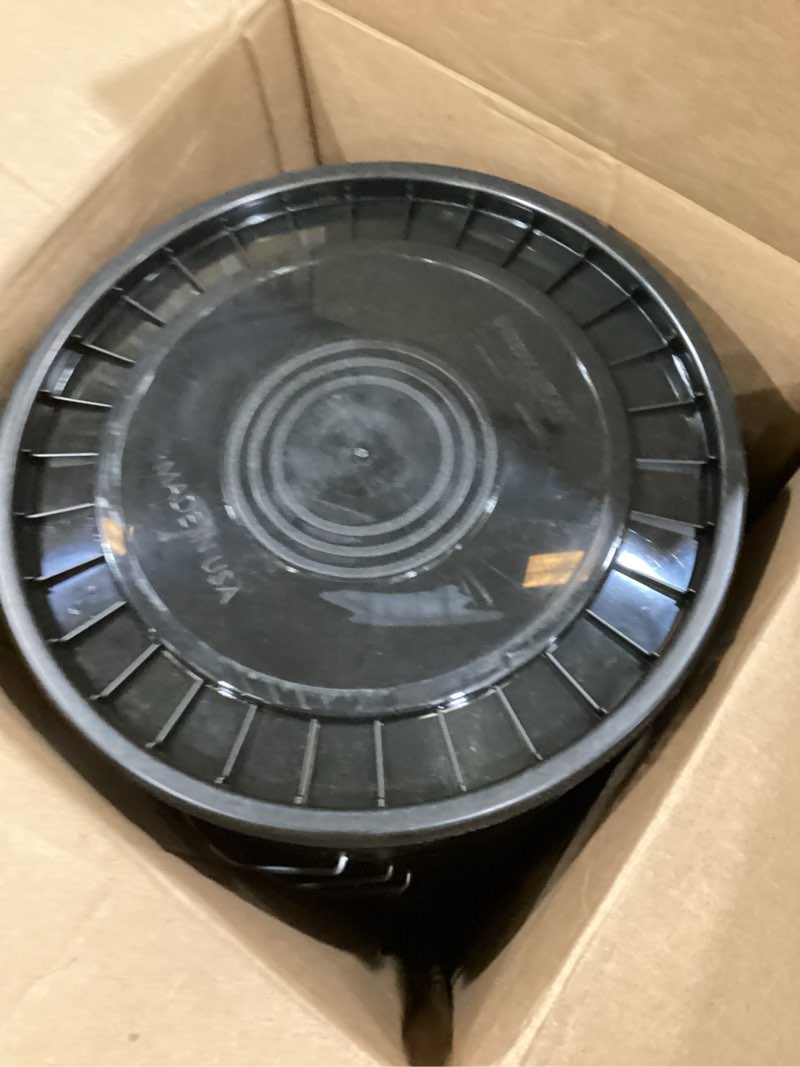 Condition photo showing Good Condition for 5 gallon buckets