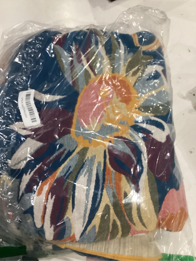 Condition photo showing Good Condition for msgkv boho throw blanket king size 108" x90'' cotton blanket for bed spring decoractive breathable throw blankets quilt living room d-flower and butterfly 108"x90"