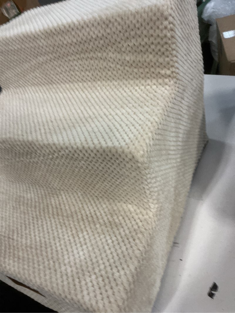 Condition photo showing Good Condition for Made4Pets Dog Stairs Ramp for Small Dogs, 3-Step Dog Steps for Bed Couch Sofa and Chair, Beige