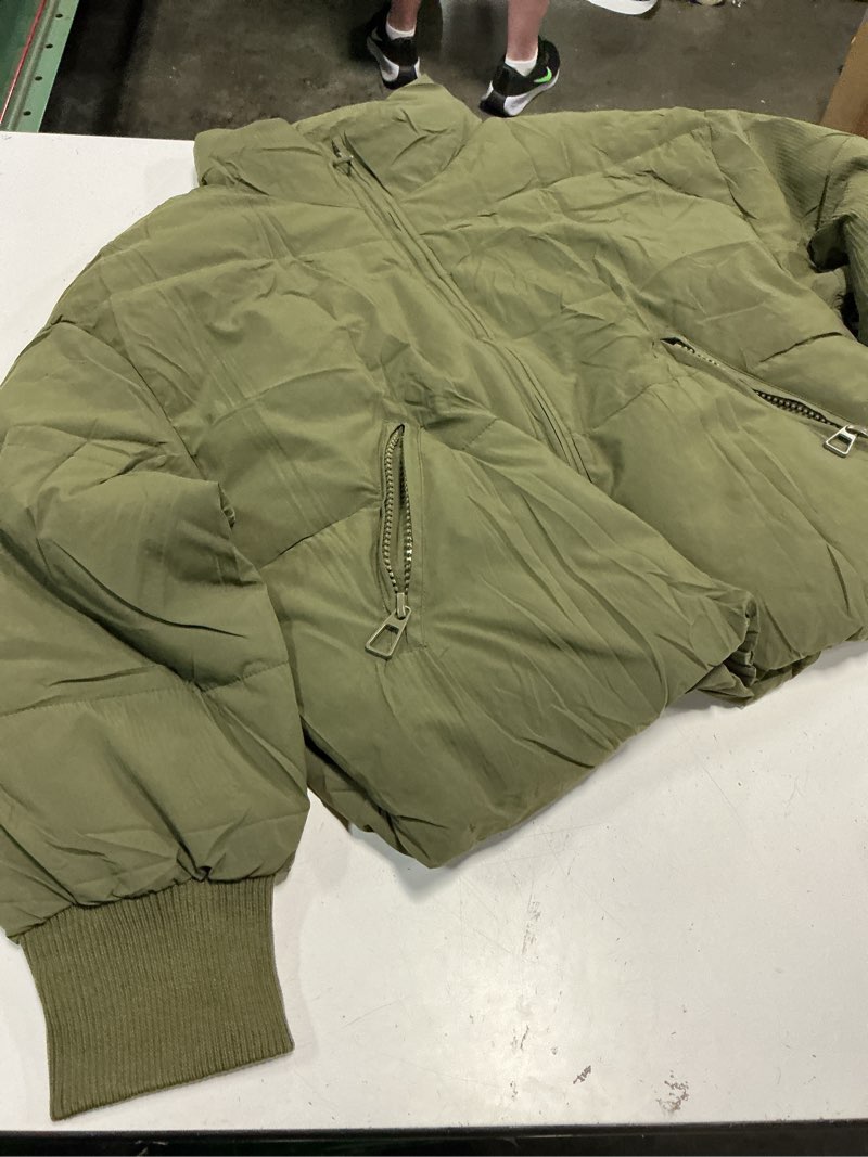 Condition photo showing Good Condition for gihuo women’s winter cropped puffer jacket coat short warm quilted jacket 2026 (size s )