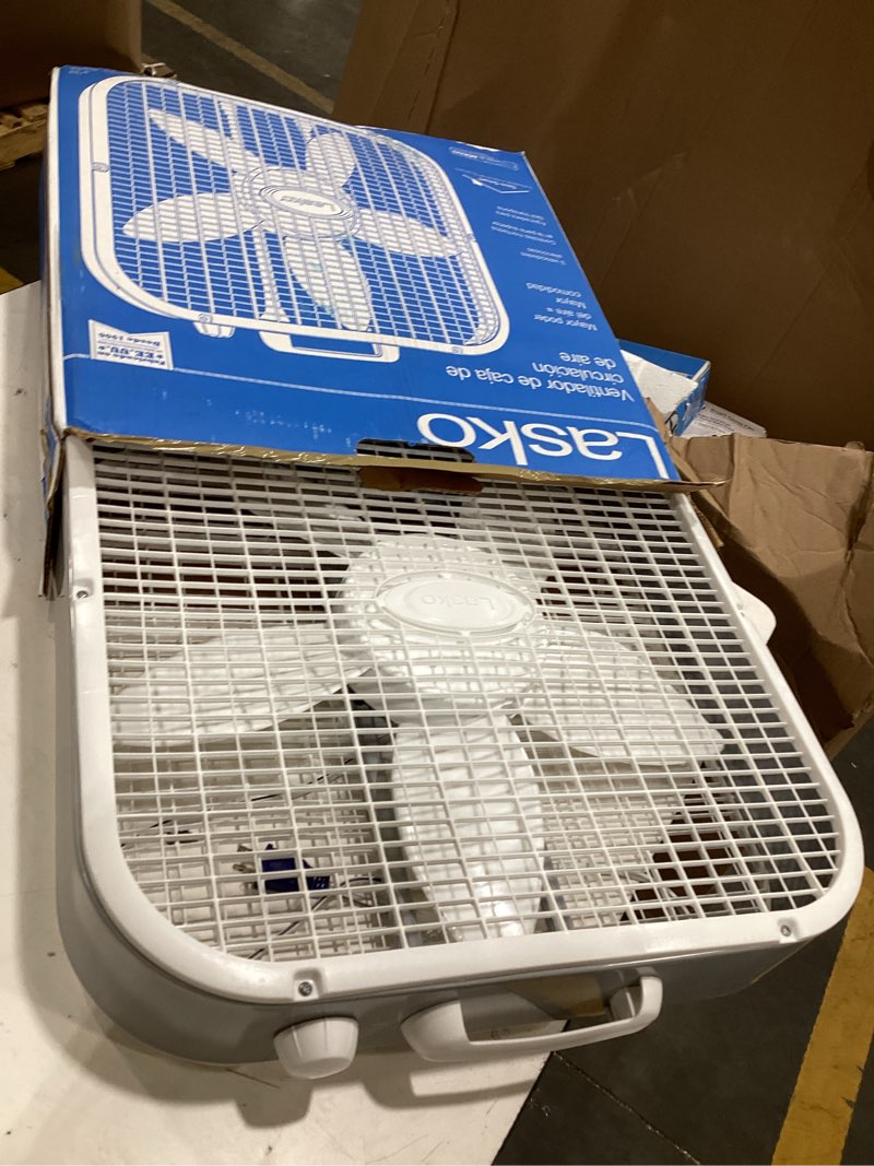 Condition photo showing Good Condition for lasko 21-3/4 in. h x 20 in. d 3 speed box fan