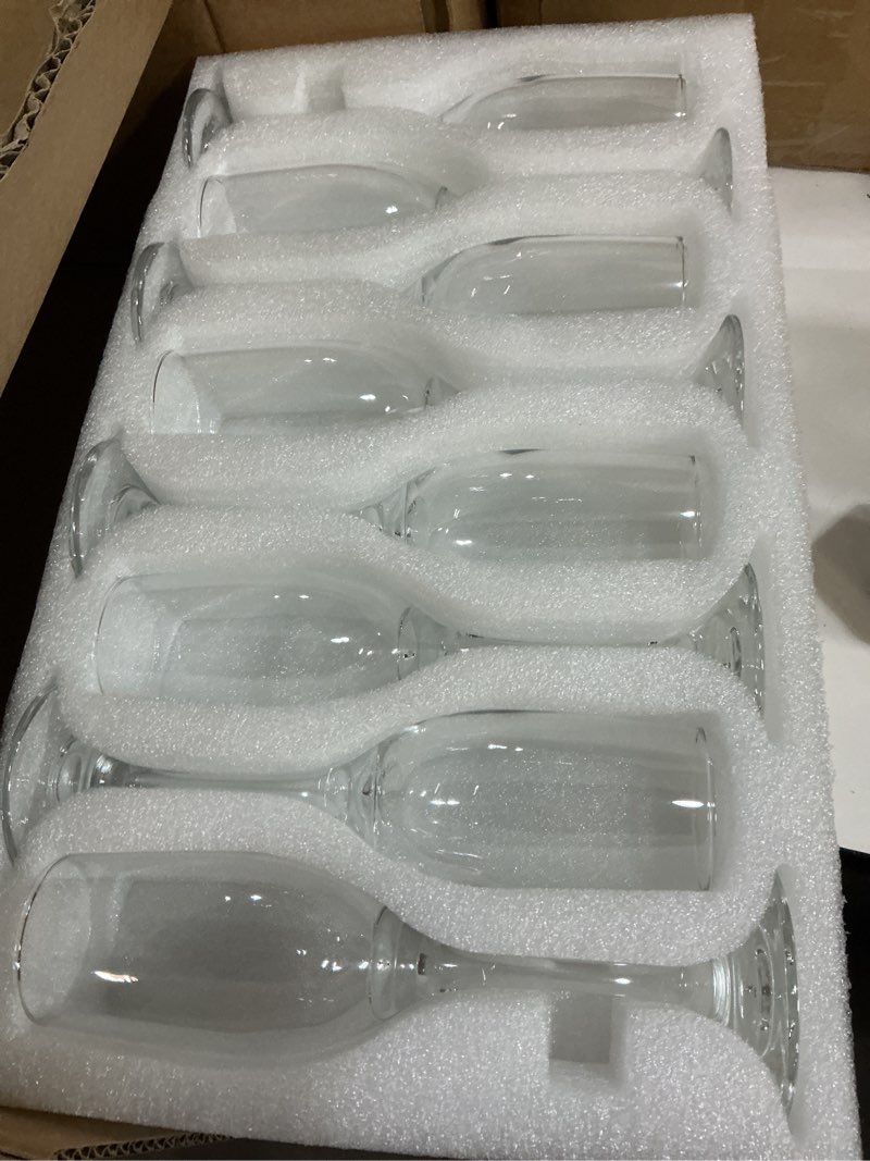 Condition photo showing New/Like New for umeied set of 16 champagne glasses, champagne flutes with classic shape, long stem sparkling wine glasses for wedding, restaurant, bar, wine toasting, clear transparent set of 16