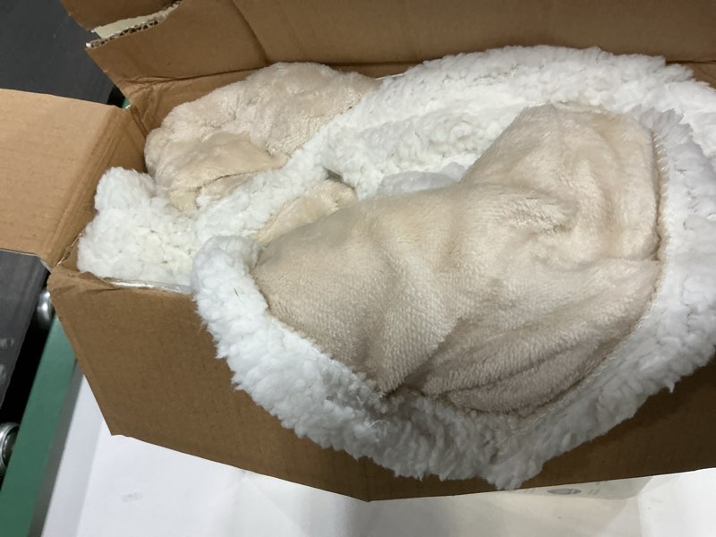 Condition photo showing Good Condition for westinghouse wearable heated throw blanket, electric heated wrap poncho shawl with pockets, 6 heating levels & 2 to 10 hours time settings, 50 x 60 inch, beige 60*50" heated hoodie blanket beige