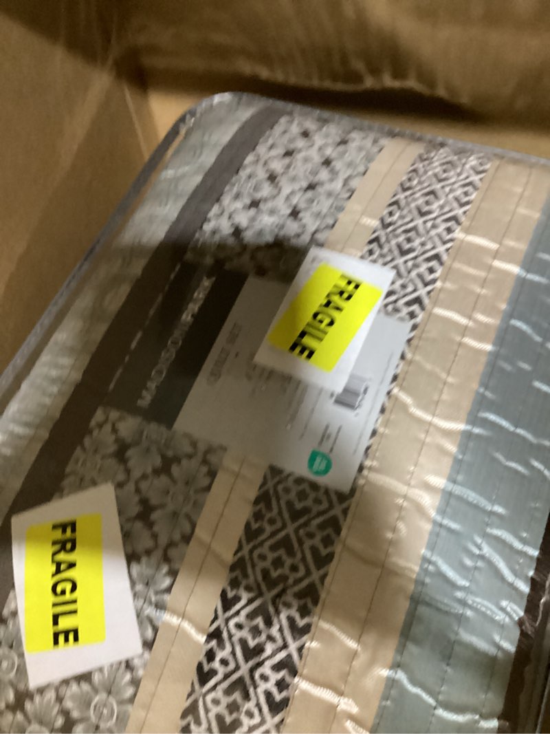 Condition photo showing Good Condition for secgo king size comforter set- 100% cotton quilt king size set, green, sage bedspreads (96 * 108 inch) with 2 pillow shams, patchwork reversible lightweight bedding king(98"x106") sage