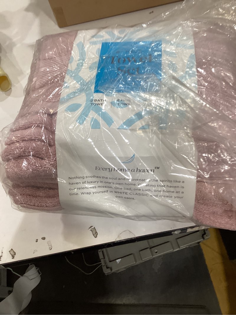 Condition photo showing New/Like New for white classic luxury bath towel set of 8 pieces - 100% turkish cotton highly absorbent towels for bathroom, 2 luxury bath towels 700gsm, 2 hand towels, 4 washcloths, pink 17: pink