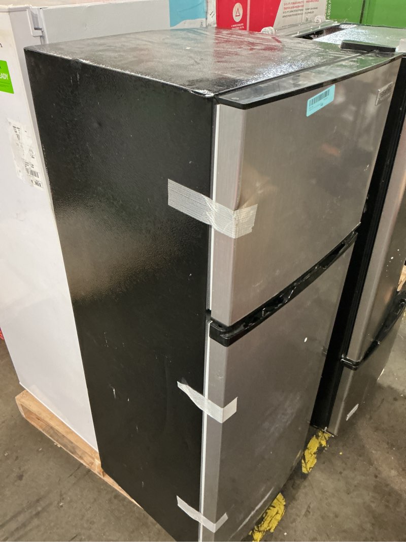 Condition photo showing As Is for 7.2 CU. FT TOP MOUNT FRIDGE, VCM DESIGN