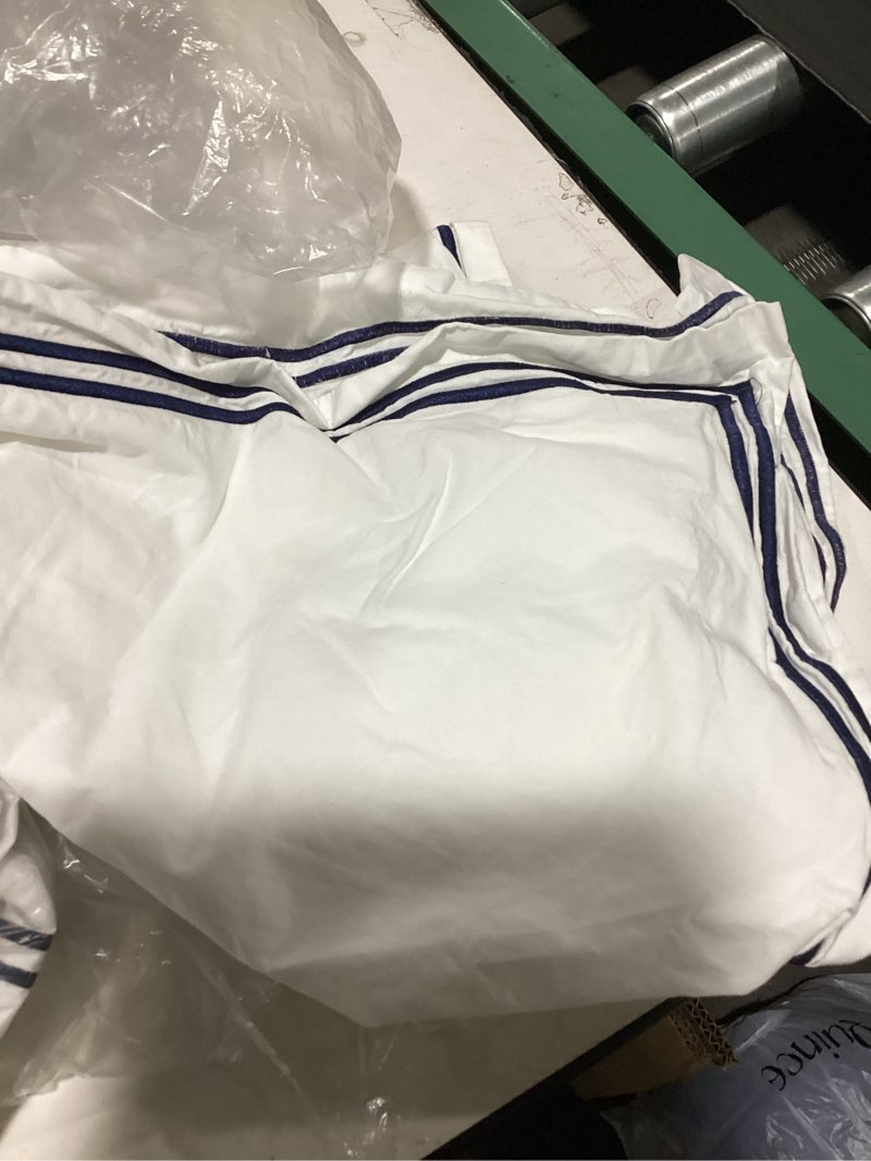 Condition photo showing Good Condition for quince king organic crisp percale embellished duvet cover set navy/white