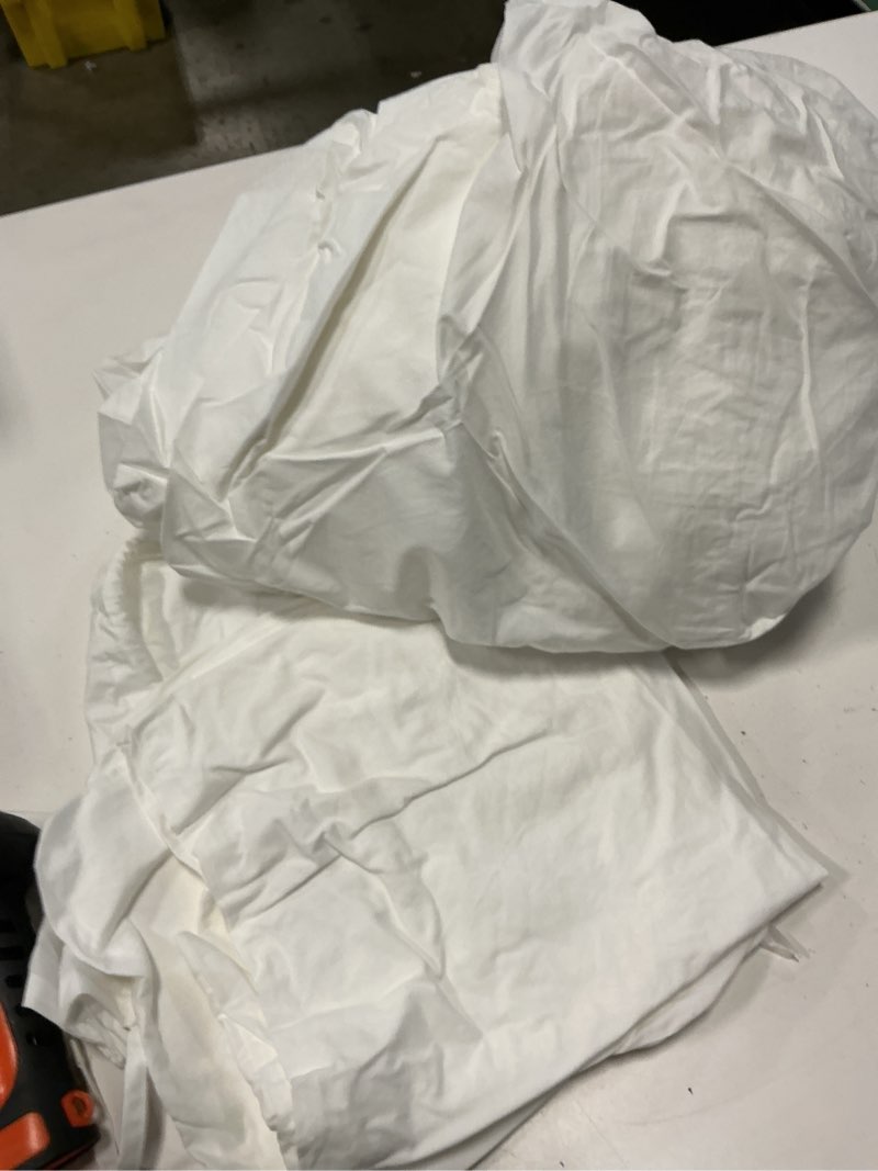 Condition photo showing New/Like New for classic organic percale fitted sheet set, queen, white