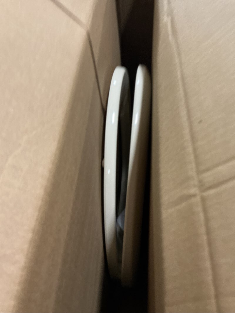 Condition photo showing Good Condition for American Standard 5320B65CT.021 Champion Slow-Close Round Front Toilet Seat, Bone Round Front Bone