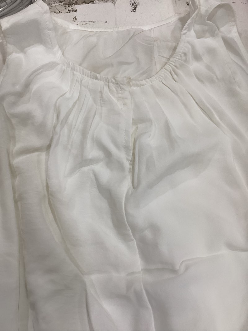 Condition photo showing As Is for ythomm women’s halter crop bubble tops summer sleeveless crewneck puffy hem cropped tank tops fitted cute going out shirt top large white