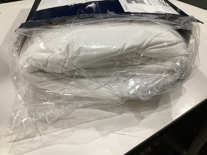 Condition photo showing Good Condition for Queen Mattress Pad Cotton Mattress Pad Cover Quilted Mattress Cover 18-22" Deep Pocket Mattress Protector Queen Size Thin Down Alternative Filling Noiseless & Breathable Queen Thin