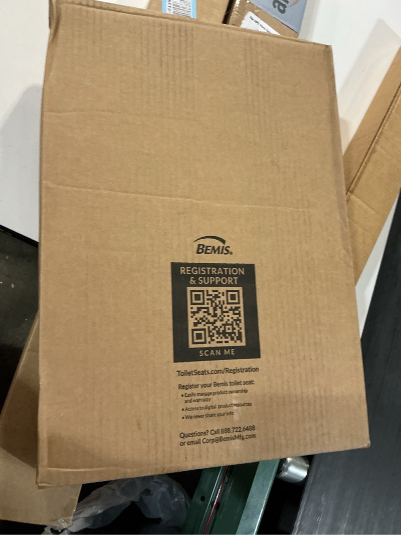 Condition photo showing New/Like New for bemis 1500ec 390 lift-off wood elongated toilet seat, cotton white (pack of 1) elongated basic