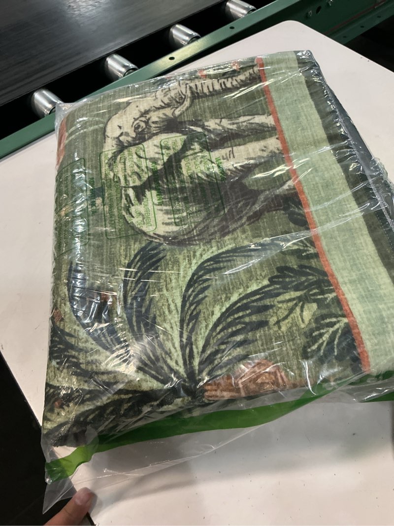 Condition photo showing Good Condition for garveehome jungle animal print rug 5x7 washable area rugs for living room, forest rug non slip low pile stain resistance large throw carpet for bedroom dining room kids playroom nursery, forest green forest green 5' x 7' (rectangular)