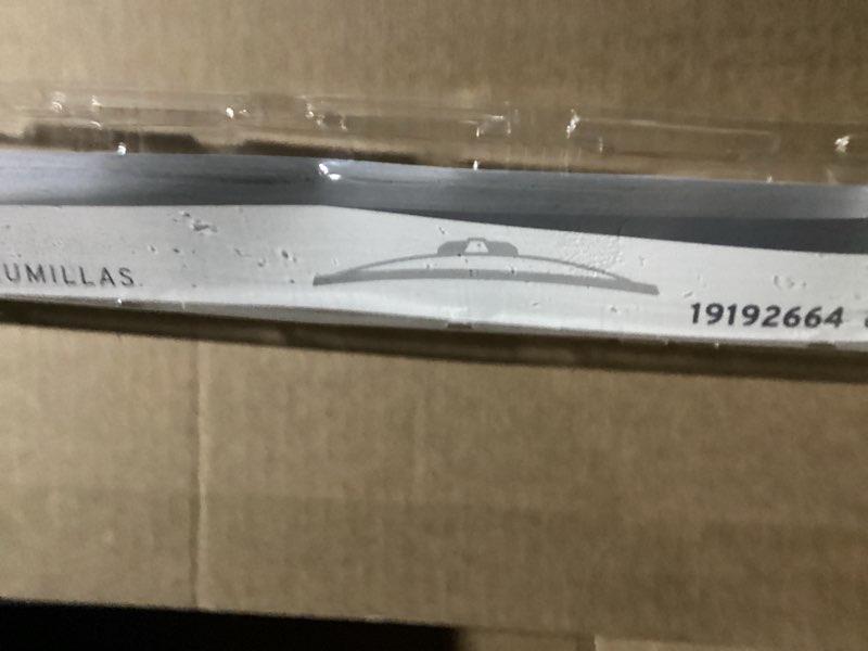 Condition photo showing New/Like New for acdelco silver 8-4411 (19192664) conventional all season metal wiper blade, 11.0 in (pack of 1) 11"