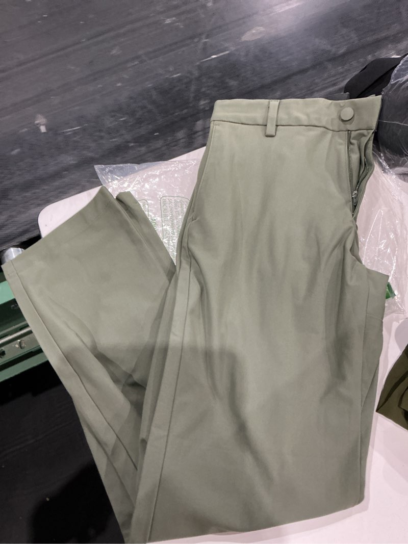 Condition photo showing Good Condition for dockers men's dockers® men's go airweave chino slim fit 30w x 30l tea leaf