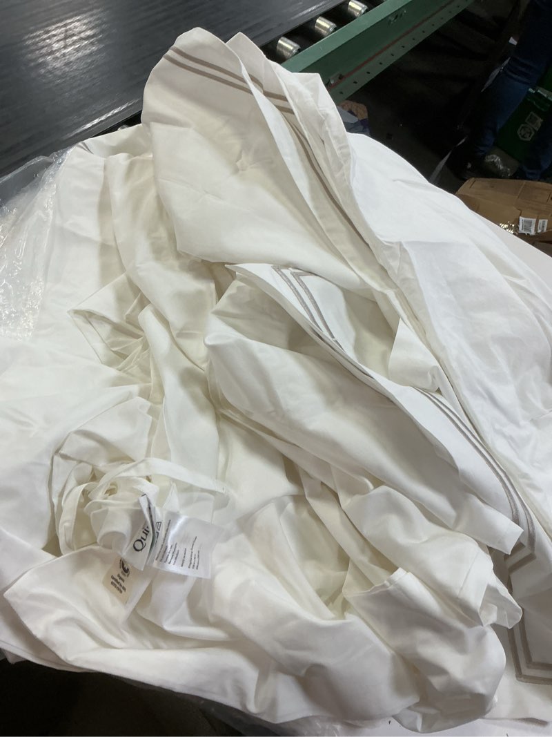 Condition photo showing As Is for organic crisp percale embellished duvet cover set 5 pieces king cal/king 