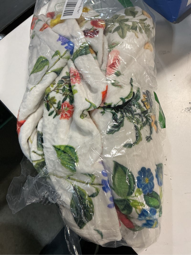 Condition photo showing Good Condition for Horaldaily Spring Summer Flannel Blanket Throw, Vintage Flowers Beige Soft Fuzzy Plush Cozy Fleece Blankets for Couch Sofa Bed Lounging, Ideal Gifts for Kids Adults Self, 50x60 White Throw(50x60'')