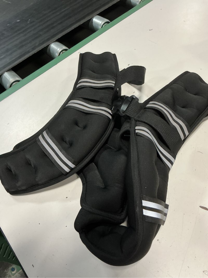 Condition photo showing Good Condition for zeerun weighted vest, 6lb/8lb/10lb/12lb/15lb/18lb/20lb/24lb/30lb for men women, reflective stripe adjustable buckle, comfortable durable rucking vest for walking running strength training 10 lb black