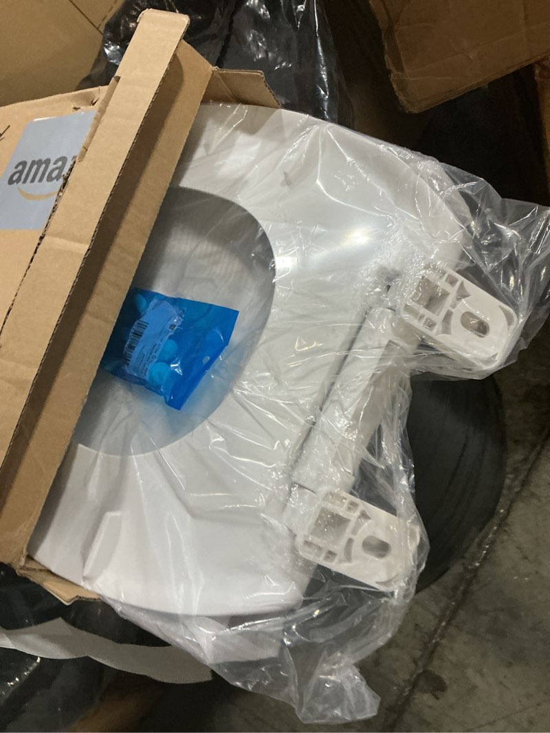 Condition photo showing New/Like New for american standard 5503a00b.020 transitional slow-close elongated front toilet seat, white