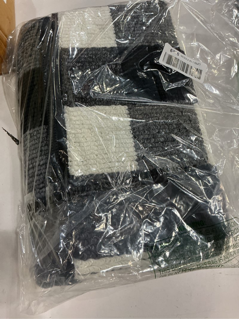 Condition photo showing Good Condition for foneyi buffalo plaid outdoor rug, 32"x48" checkered front door mat, non slip absorbent entryway rug doormat indoor, washable outdoor rugs for layered door mats front porch/farmhouse black and white 2'8" x 4' (rectangular) black white grey