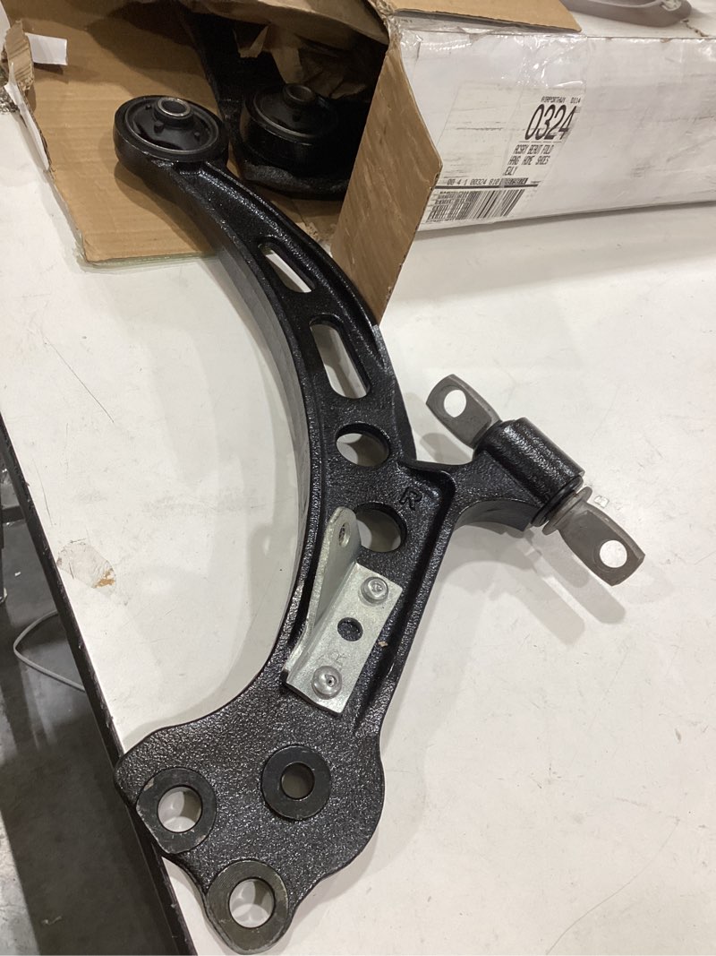 Condition photo showing Good Condition for autoround front lower control arm compatible with toyota camry 1992-2001 avalon 1995-1997, lexus es300 1992-2001 rx300 1999-2003, 2pcs - k640192 k640191