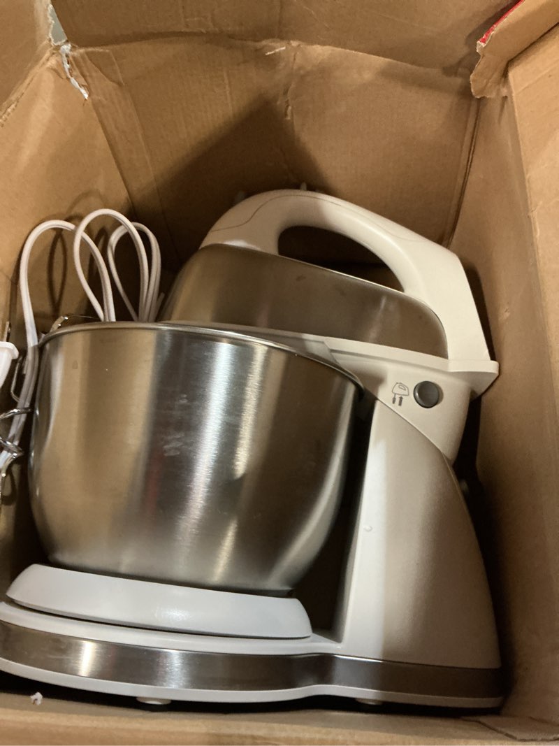 Condition photo showing Good Condition for Hamilton Beach Classic Stand and Hand Mixer, 4 Quarts, 6 Speeds with QuickBurst, Bowl Rest, 290 Watts Peak Power, White (64655)