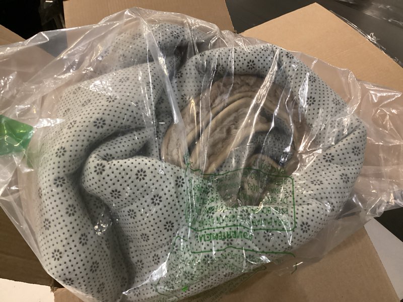 Condition photo showing As Is for Litanika 4x6 Shag Area Rug for Living Room Bedroom, Tie-Dyed Beige High Pile Soft Plush Shaggy Furry Cream Bedside Playroom Dorm Carpet, Non-Slip, Non-Shedding Modern Indoor Floor Rug Tie-dyed Beige 4' x 6' (Rectangular)