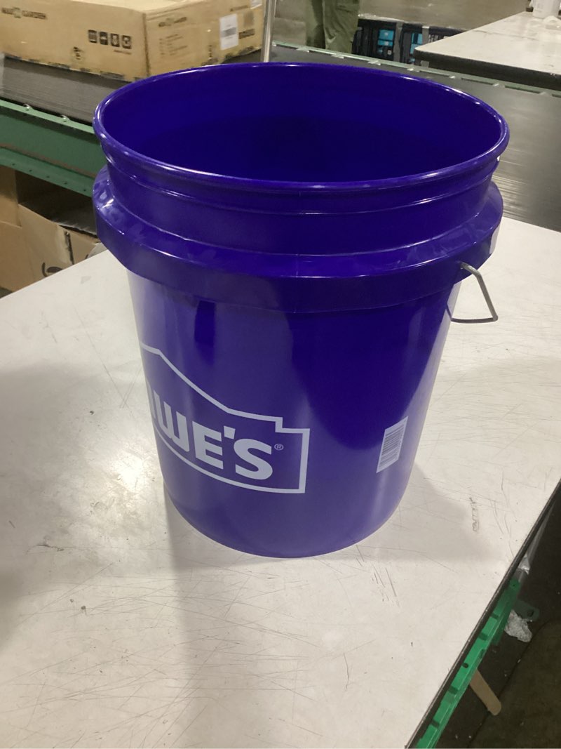Condition photo showing Good Condition for lowe's 5-gallon plastic general bucket