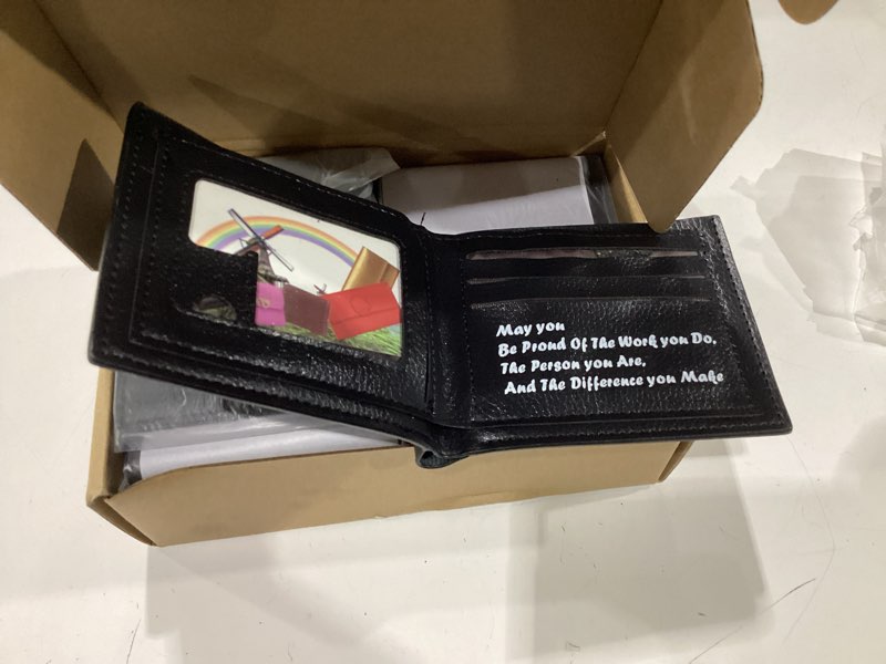 Condition photo showing New/Like New for shinylin 10 pcs mens leather photo wallets bulk for men engraved billfold wallet gifts for christmas employee coworkers(black)