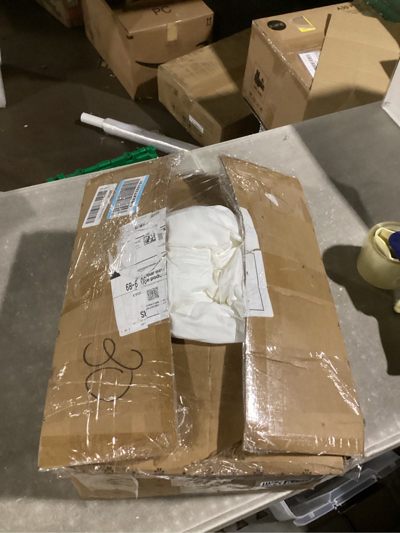 Condition photo showing Good Condition for Beckham Hotel Collection Bed Pillows Standard/Queen Size Set of 2 - Original Soft Down Alternative Pillow for Sleeping - Soft Support for Back, Stomach or Side Sleepers Queen / Standard White