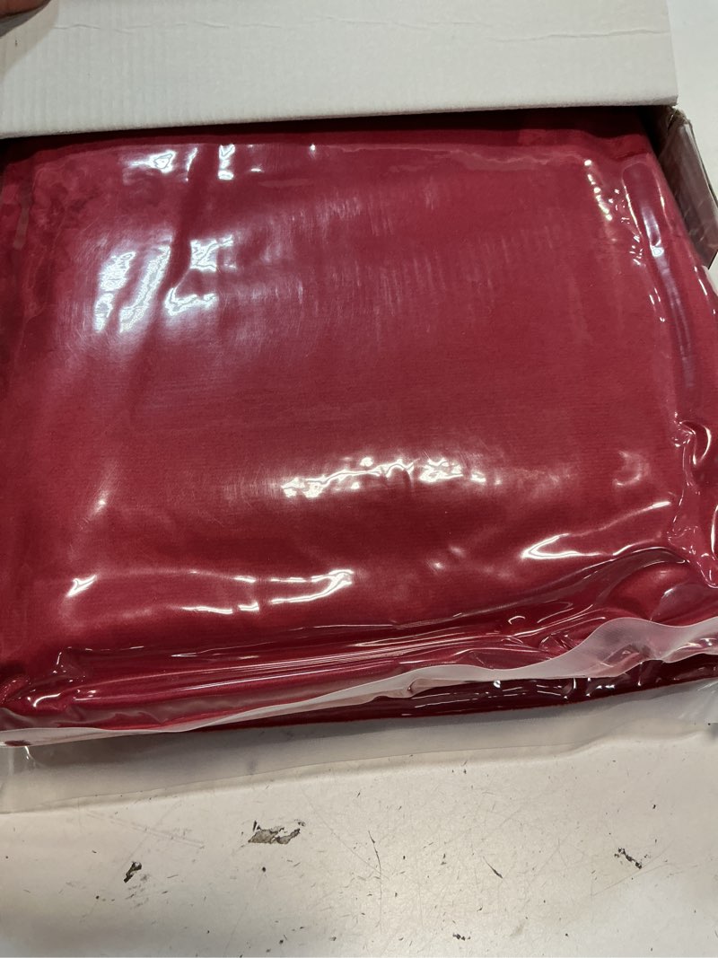 Condition photo showing New/Like New for Paw Buddies Waterproof Blanket 80"x90" – Reversible Microfleece Throw for Couples, Pets & Family – Leakproof, Machine Washable Bed & Sofa Protector for Home or Travel Burgundy