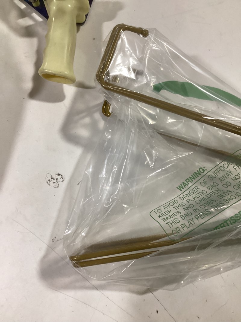 Condition photo showing Good Condition for tr-life 14 inch gold metal plate stand (2 pack) - heavy duty display easel for large plates, frames, platters and art
