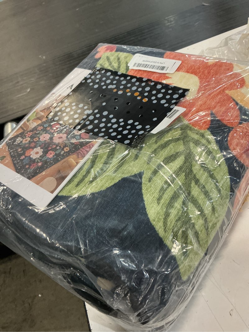 Condition photo showing Good Condition for dukino 4x6 area rug, floral non-slip indoor washable rug with low pile & non-shedding, lightwight boho design carpet for entryway, bedroom, kids room, living room, kitchen, navy blue navy blue (big) 4' x 6' (rectangular)