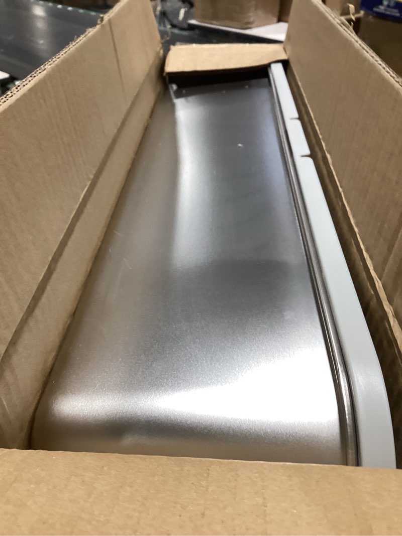 Condition photo showing Good Condition for stainless steel litter box, xl metal cat litter box with lid, extra large cat litter boxes for big cats with high sides, leak proof, easy to clean, no stick, odor control, include scoop and mat xl(23" x 14.6" x 10")