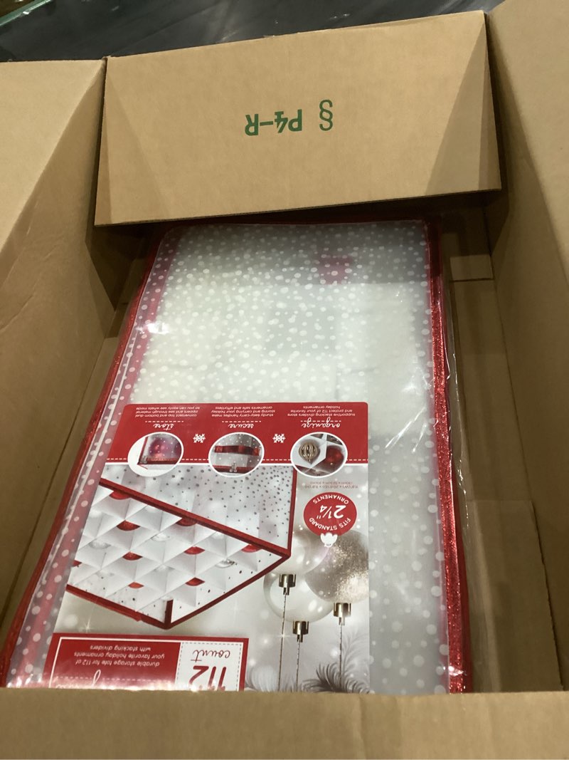 Condition photo showing New/Like New for Simplify Ornament Storage Organizer | Storage | Fits 112 Ornaments | Zipper Closure | Space Saving | Easy to Use | Red | Light Weight | Dimensions 11.81 x 20.67 x 11.81 112-Ornaments Red 1 Pack