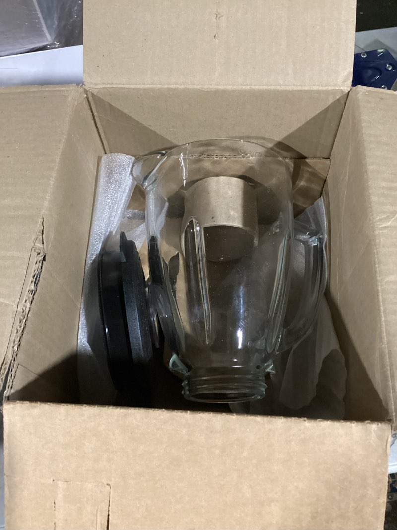 Condition photo showing Good Condition for Oster® Classic Series 8-Speed Blender with 6-Cup Glass Jar, Gray