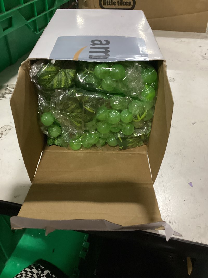 Condition photo showing New/Like New for 24 pcs artificial grape rubber fake grapes bunches with vines leaves faux lifelike fruits ornament for wedding outdoor decoration garden home(green) classic style green 24