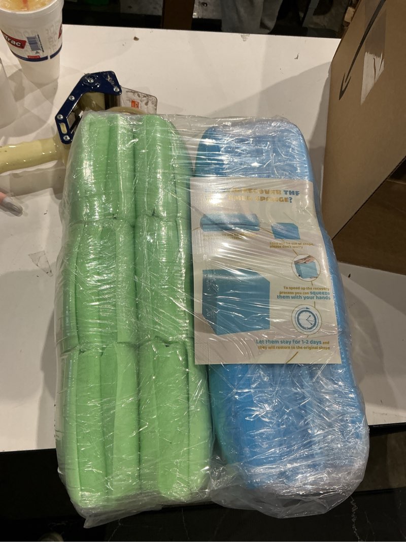 Condition photo showing Good Condition for vacuum-sealed foam cushions or inserts 13x13x13 cm 