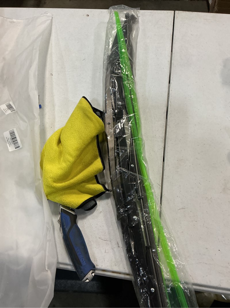 Condition photo showing Good Condition for 32 inch wiper blade rv pair or motorhome rv windshield wipers 32 inch 12mm 9mm j hook with 1 pcs car wash towel 32"/32"(set of 2?