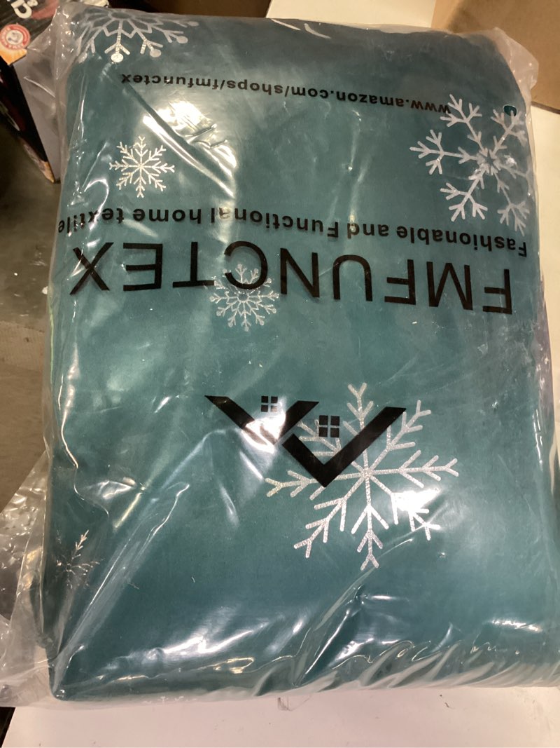 Condition photo showing Good Condition for FMFUNCTEX Snowflake Christmas Velvet Blackout Curtains for Bedroom, Thermal Insulated Silver on Emerald Green Curtains 96 Inches Long for Living Room, Room Darkening Winter Drapes Rod Pocket 2 Panels 52"W x 96"L (Pack of 2) Xmas-silver on Green