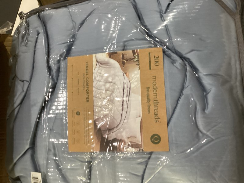 Condition photo showing New/Like New for Modern Threads Tencel Lyocell Luxury Ultra Soft Down Alternative Comforter, Blue, Queen Blue Queen (U.S. Standard)