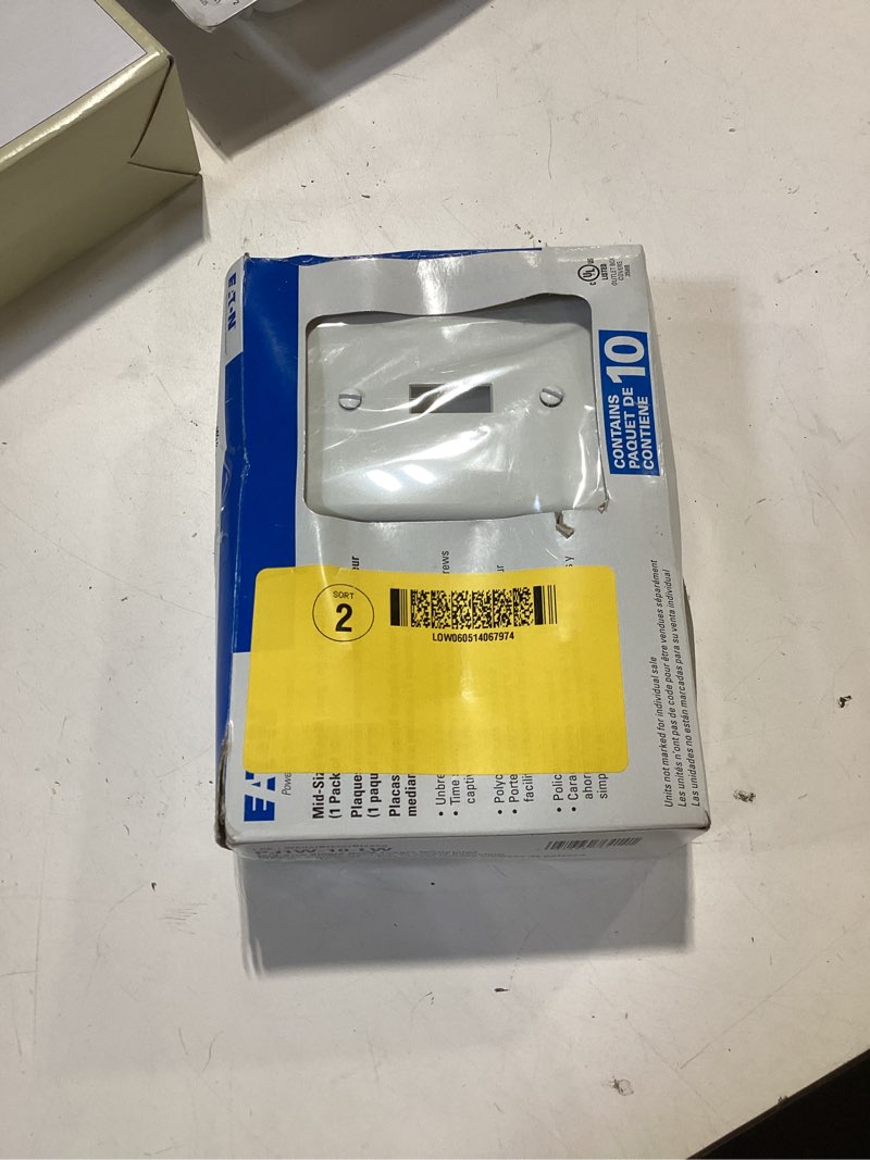 Condition photo showing Good Condition for leviton gang white toggle nylon midway/midsize wall plate (10-pack) pj1-w r52-00pj1-00w