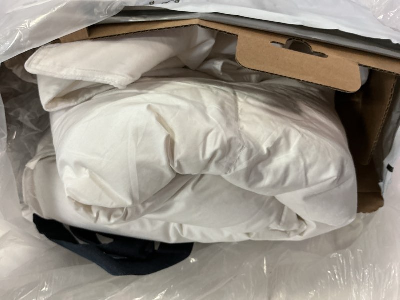 Condition photo showing Good Condition for Serta Goose Feather Down Fiber Cotton Comforter Queen Size - 100% Cotton Duvet Insert - Hotel Luxury Hypoallergenic Bedding Comforter All Season Medium Warmth 90 x 90 Inch White Full/Queen All Season