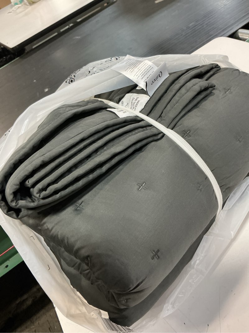 Condition photo showing Good Condition for bamboo dream quilt, full/queen, charcoal