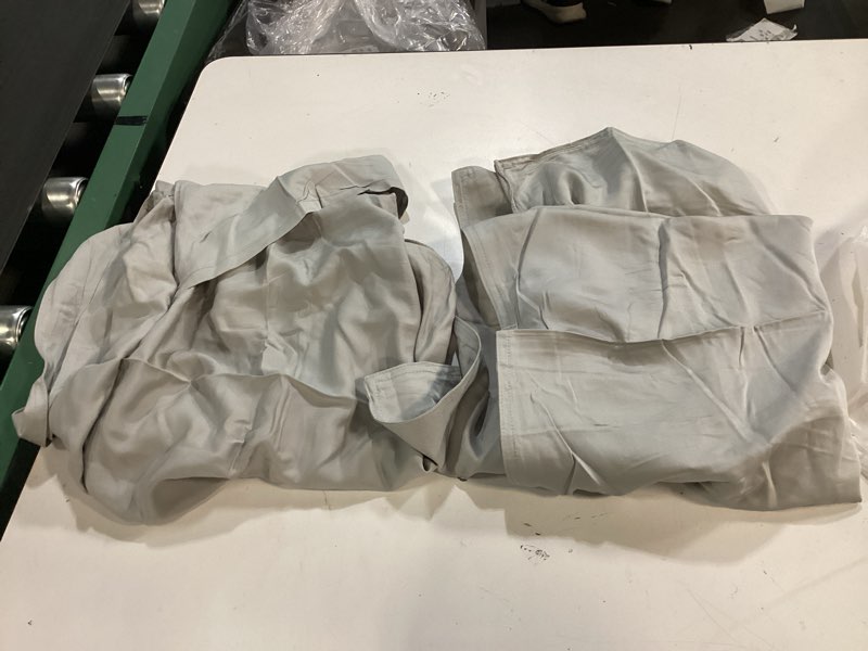 Condition photo showing Good Condition for bamboo pillowcase set color light grey king